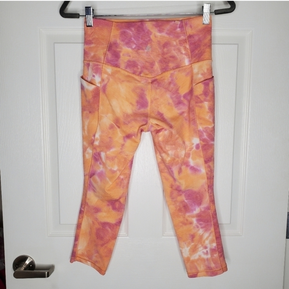 Athleta Salutation Pink Stripe Tie Dye High Rise Stash Pocket Capri Leggings - Picture 9 of 11